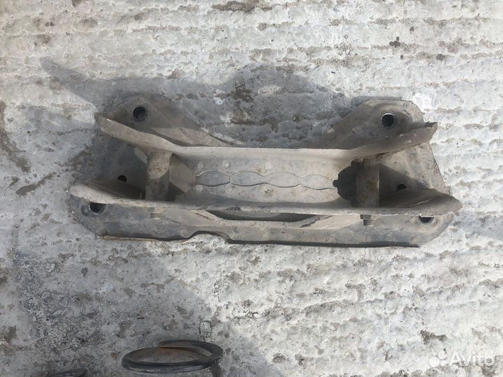 Задний подрамник Toyota Rav4 SXA