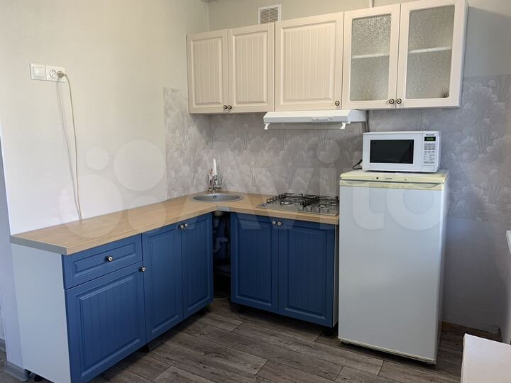 2-к. квартира, 43 м², 1/4 эт.