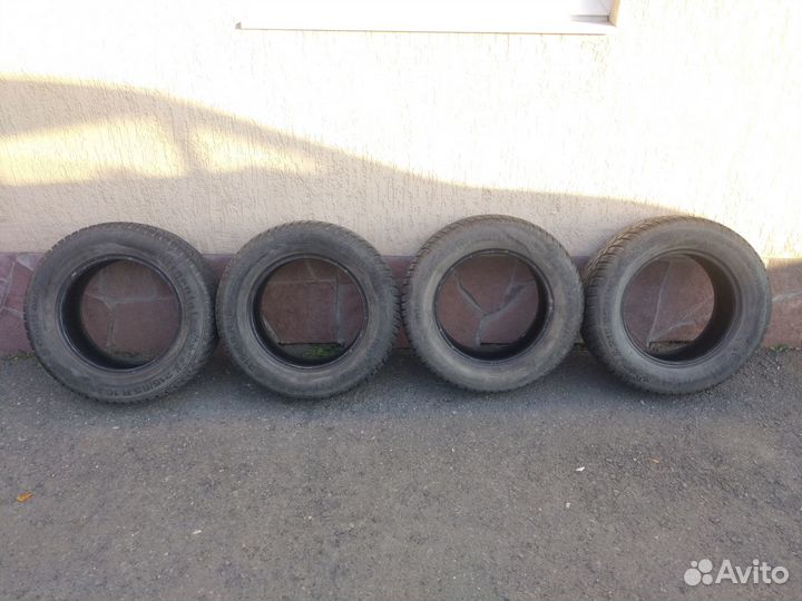 Continental Conti4x4IceContact 215/65 R16