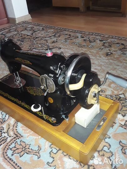 Швейная машина Подольск ручная