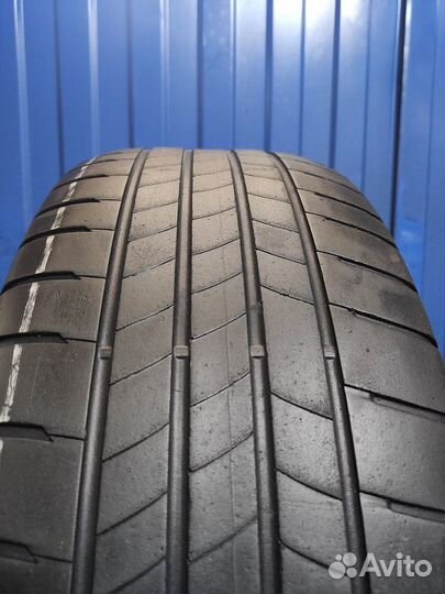 Bridgestone Turanza T005 215/60 R16