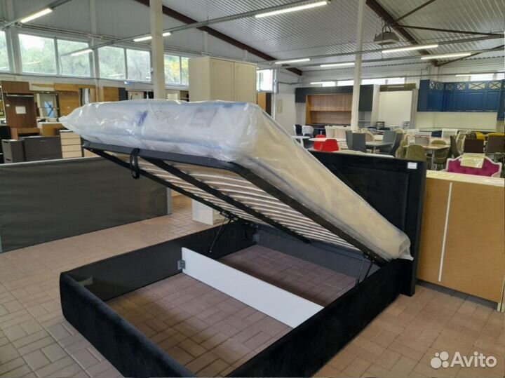 Кровать двуспальная в наличии