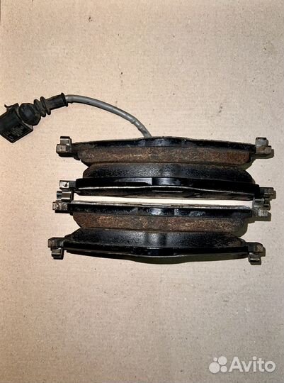 Передние тормозные колодки б/у VAG оригинал