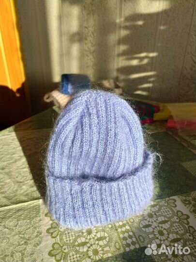 Женская шапка ручной вязки, нитки мохер