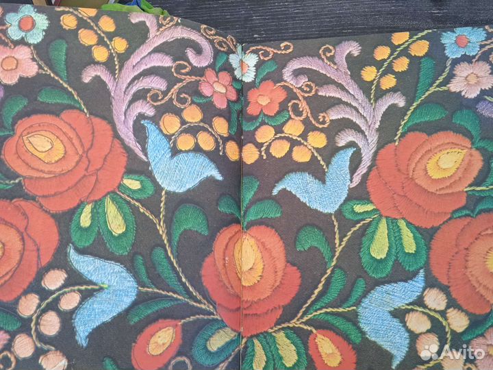 Книга художественное вышивание СССР