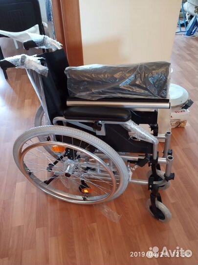 Кресло-коляска новое для инвалидов 