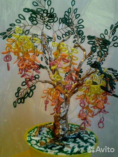 Подарки. Дерево из бисера