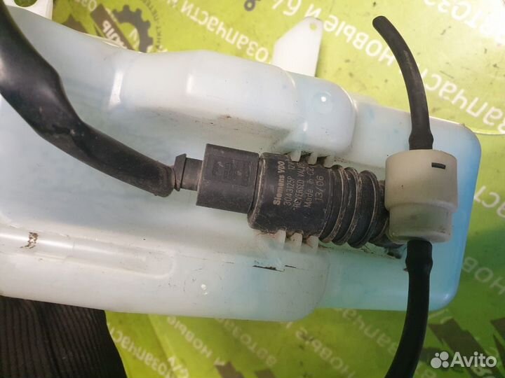 Бачок омывателя Mitsubishi Outlander XL