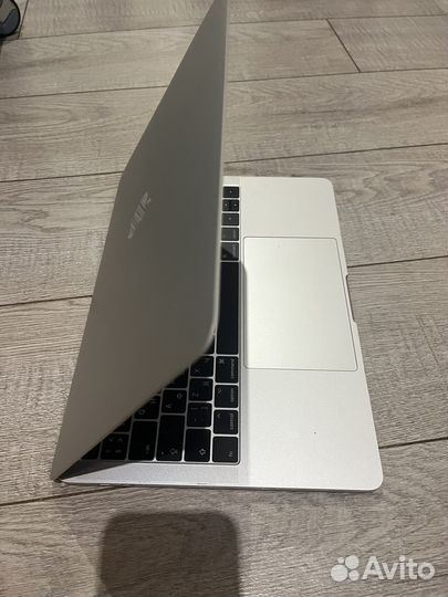 MacBook pro 13 A1706 (touch bar)