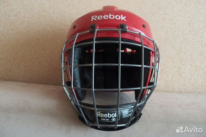 Шлем хоккейный Reebok. M