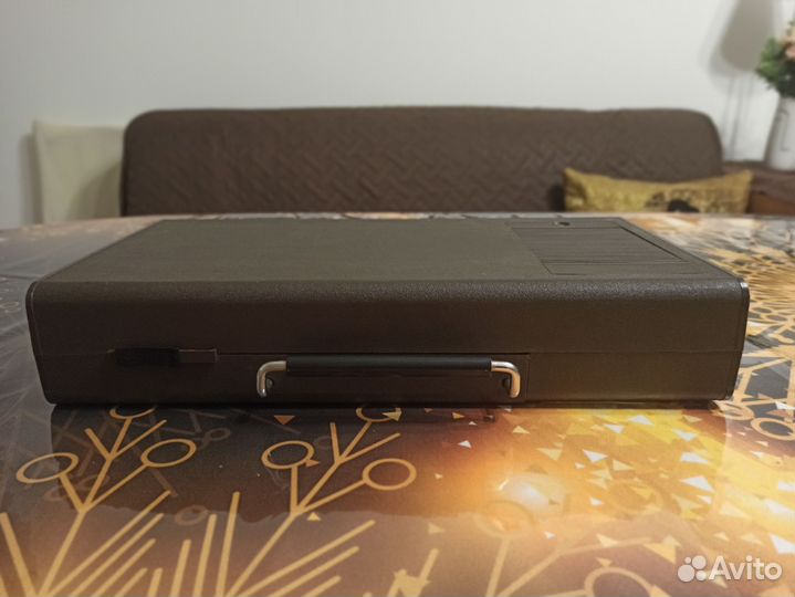 Проигрыватель виниловых пластинок Philips