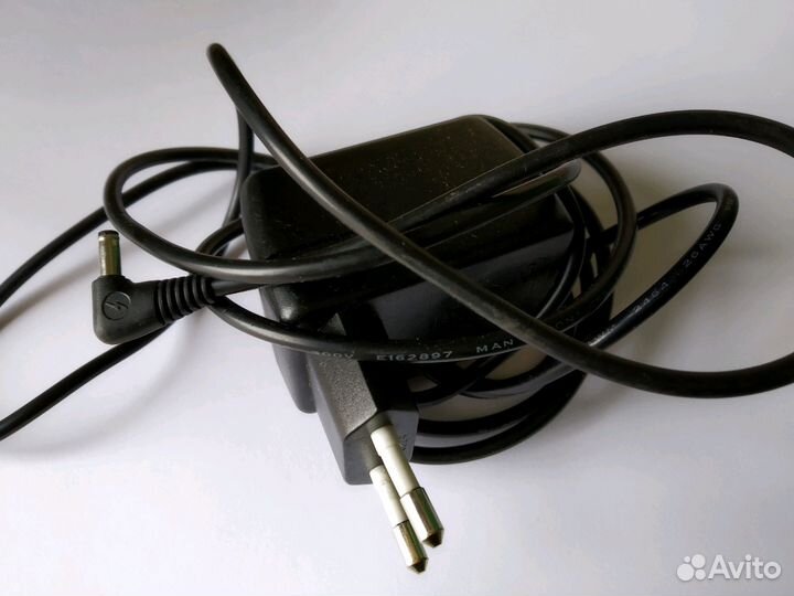 Зарядные устройства и наушники