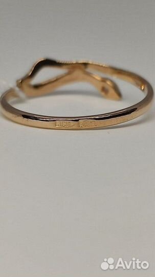 Кольцо с синтетическим камнем Золото