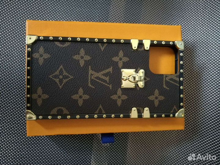 Чехол Lois Vuitton для iPhone 11
