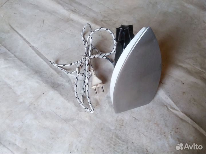 Утюг дорожный