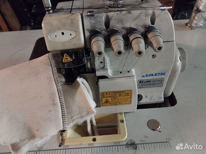 Оверлок четырехниточный