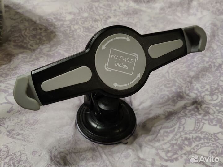 Держатель для планшета в машину