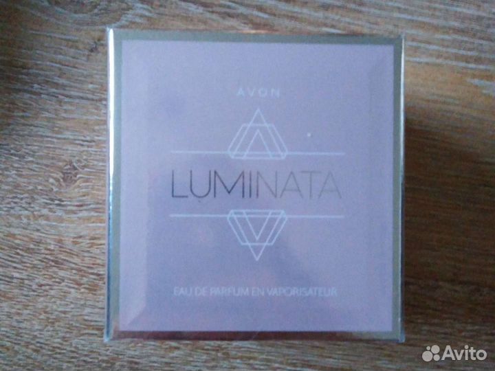 Духи и парфюмерна вода Avon