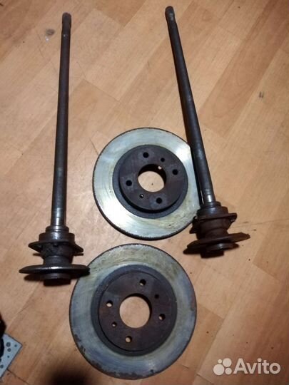 Полуось, тормозные диски