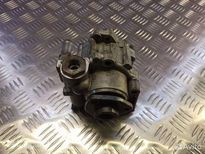 Насос гур Мерседес Вито 638 2,3