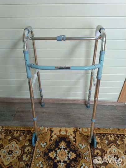 Ходунки для взрослых шагающие