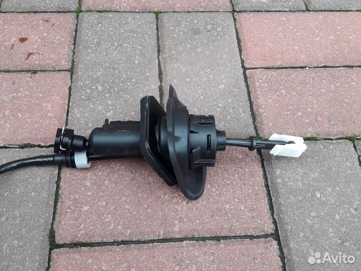 Главный цилиндр сцепления Ford Focus 2 1.8