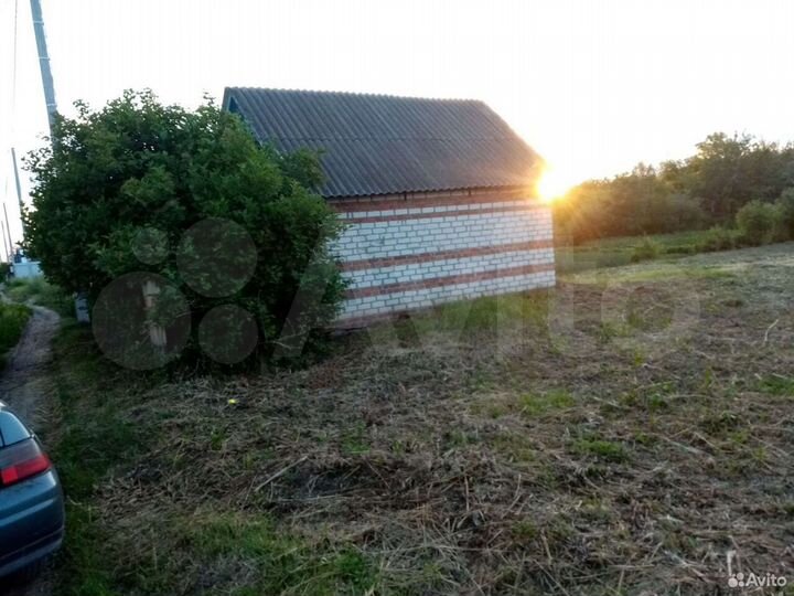 Дом 25 м² на участке 8 сот.