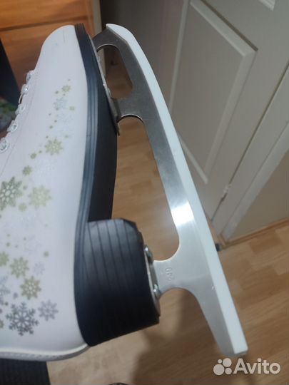 Коньки фигурные женские 37