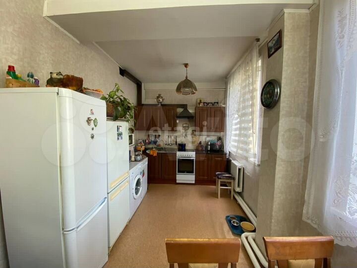 3-к. квартира, 83 м², 1/2 эт.