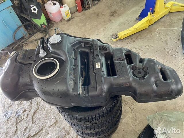 Бак топливный Toyota Land Cruiser J200 2007-2011