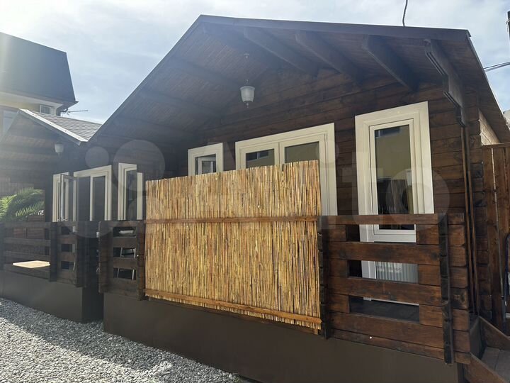 Коттедж 27 м² на участке 1 сот.