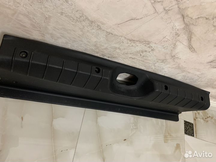 Общивка панели заднего бампера