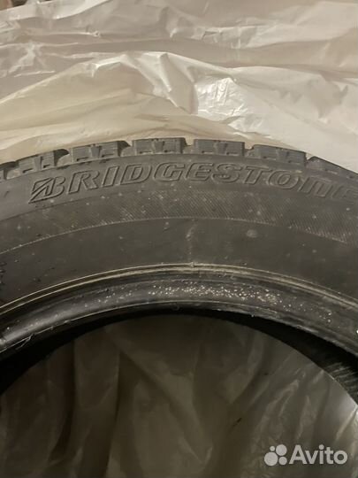 Bridgestone Blizzak VRX 215/55 R17