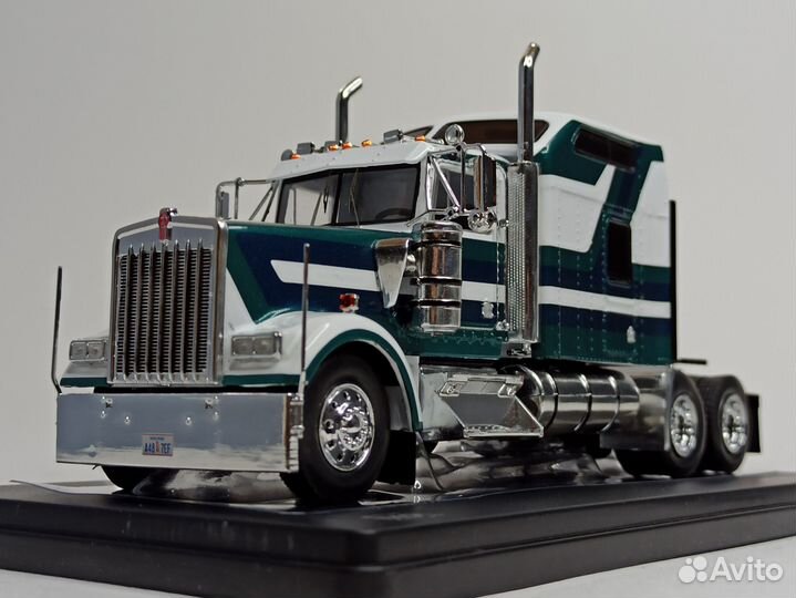 Kenworth W900 Big Sleeper 1984 Ixo 1:43