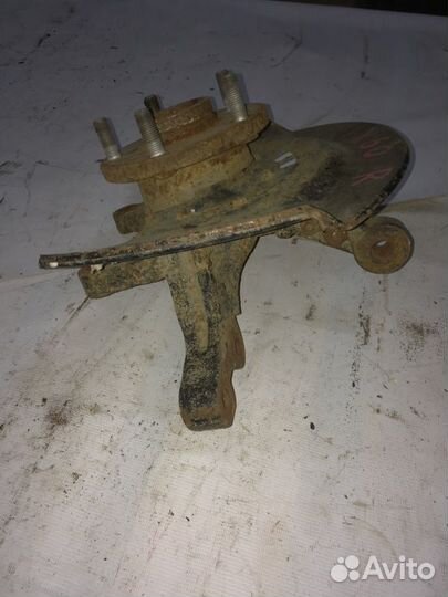 Кулак поворотный ступица в сборе передний правый