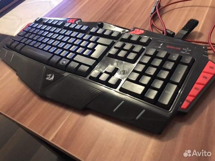 Игровая клавиатура и мышь