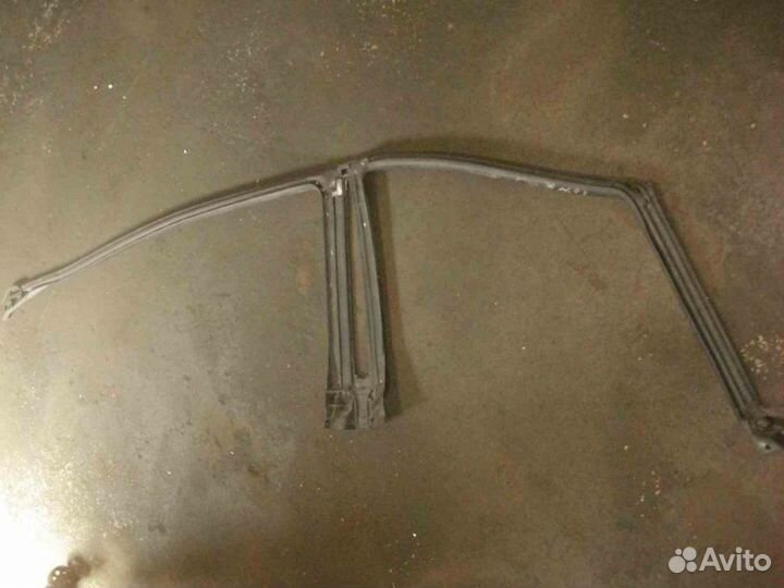 Уплотнитель Subaru Forester