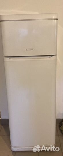 Холодильник Hotpoint-Ariston