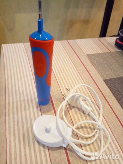 Детская электрическая зубная щётка Braun Oral-B