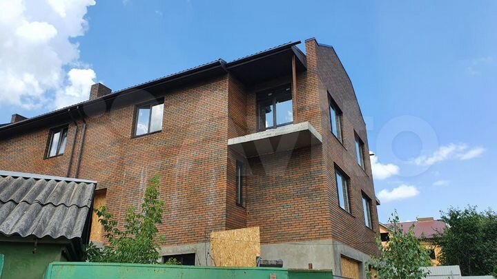 Таунхаус 140 м² на участке 6 сот.