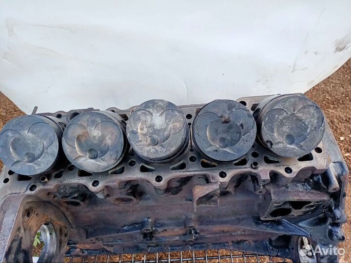 Блок цилиндров ом602, двигатель в разборе