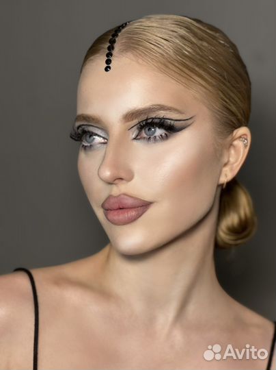 Визажист и мастер по волосам