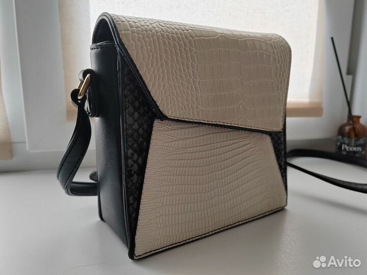 Сумка кожаная через плечо женская