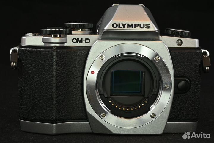 Olympus OM-D E-M10 body пробег 5600