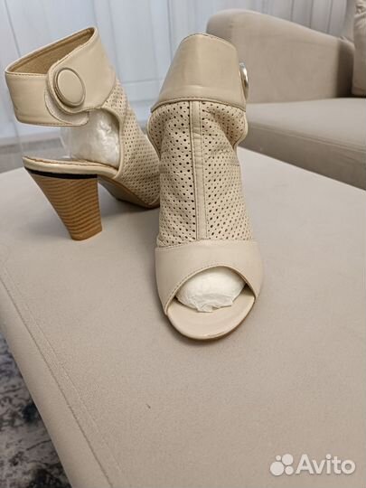 Босоножки женские 37 размер на каблуке