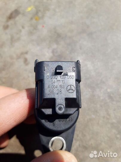 Датчик распредвала Mercedes W211 0232103050