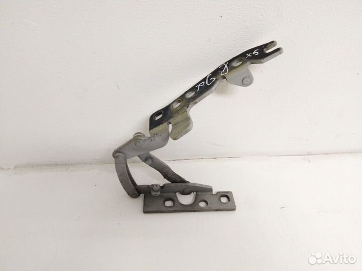 Петля капота правая BMW X5E53