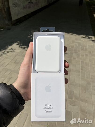 Apple MagSafe BatteryPack (повербанк 3000 ma/h)