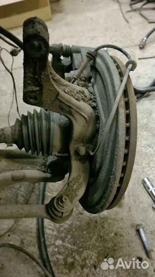 Кулак передний правый Nissan Qashqai j10 2012 1.6