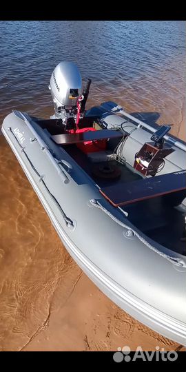 Лодка Адмирал 320